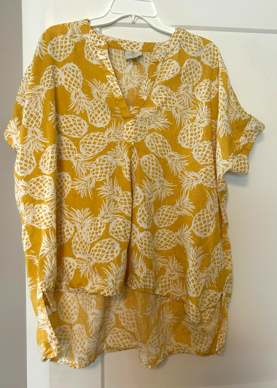 St Johns Bay 55% Linen Cap Sleeve Shirt with Longer Back in Yellow Pineapple Print Size XXL