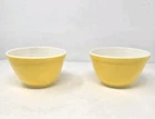 Set of 2 - Primary Color Yellow Pyrex 1 1/2 PT Mixing Bowls #401
