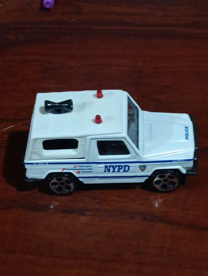 Vintage 2004 Realtoy NYPD Ford Bronco SUV New York City Police Car Rare Original - Image 2 of 4
