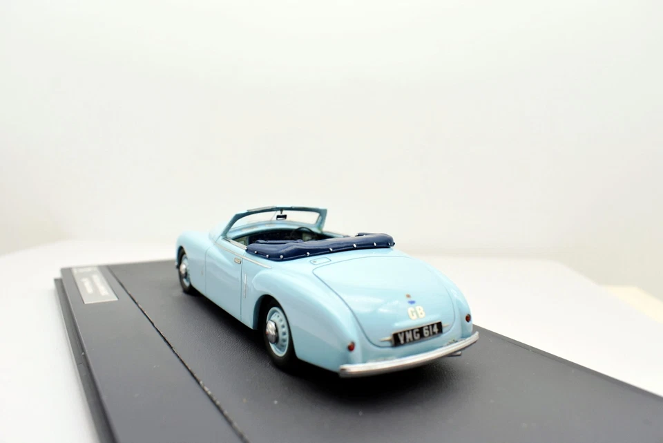 Modellino auto scala 1:43 Bristol 400 DHC Matrix modellismo statico collezione - Immagine 4 di 4