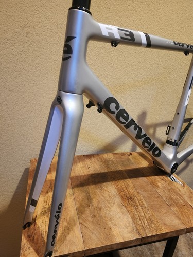 Cervelo R3 Carbon Frameset 54 cm with Headset /Bottom Bracket - Picture 2 of 15
