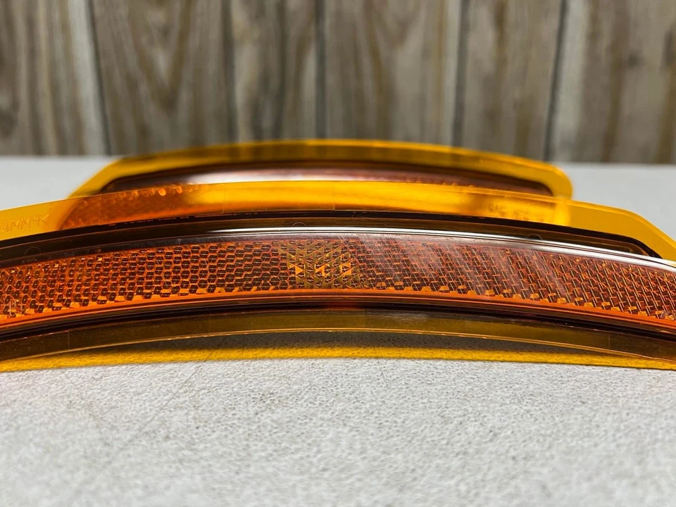 2018-2021 Lexus LC500 Right Side Marker Lamp OEM and LH Side 81710-11010 -81720 - Image 2 of 4