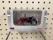 1:64 White 2-88 Wide Front w/ loader SFTS 2020 SpecCast, Stock #CUST 1903