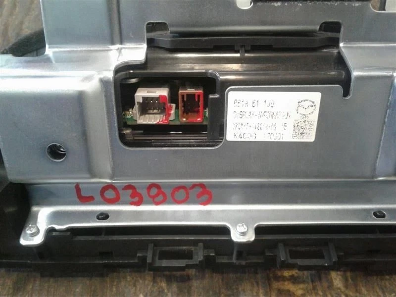 2017 2018 Mazda 3 Radio Display Screen Upper Dash Center 7" Inches  Used - Image 3 of 4