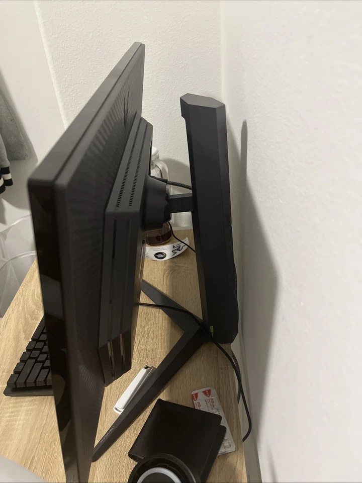 LG UltraGear 27" 16:9 WQHD 180Hz IPS LCD HDR Gaming Monitor - SKU#1968634 - Image 2 of 2