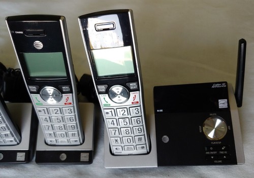AT&T Phone Four Handset Cordless Answering System Caller ID Call Waiting CL82415 - Picture 5 of 6