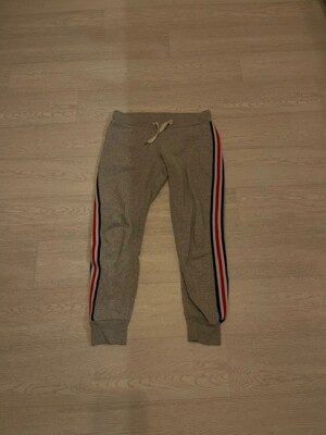 Jogginghose in Grau mit Streifen an der Seite von Primark für Frauen