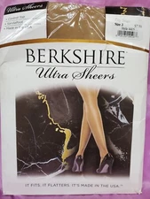 Berkshire Ultra Sheer Control Top Pantyhose  Size 3 City Beige New 4415