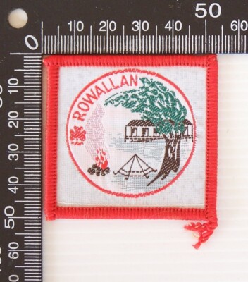 VINTAGE ROWALLAN CAMP WORLD GIRL GUIDES AUSTRALIA EMBROIDERED PATCH CLOTH BADGE