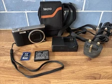 Ricoh R8 Digital Camera - 10MP - 7.1x Zoom - Works But Shadows On Screen & Pics