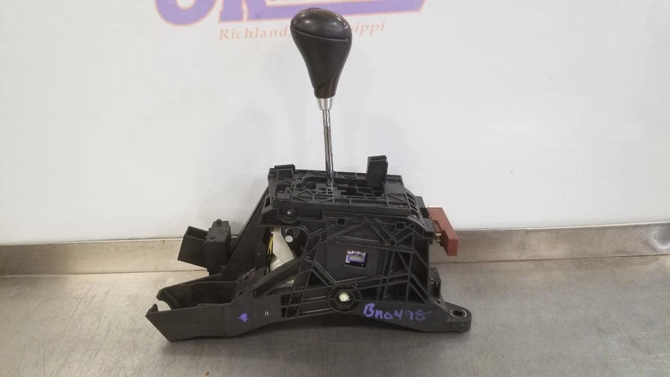 14 LEXUS ES350 AUTOMATIC TRANSMISSION SHIFTER ASSEMBLY - Image 4 of 4