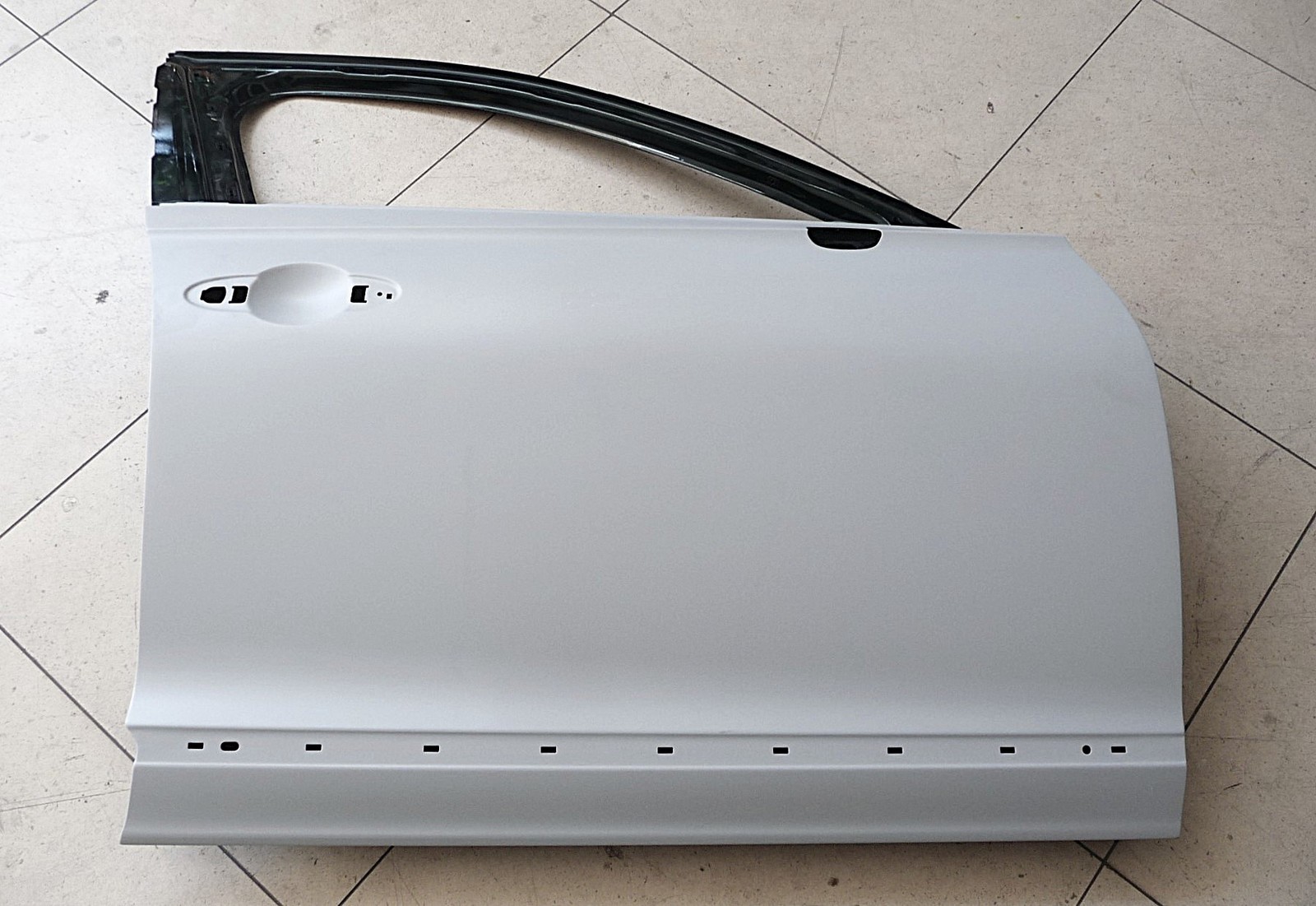 Bentley Flying Spur 2020-2024 Front Right Door shell P/N 3SE831022F