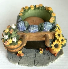 Candle Cuddlers Our America Gift Flower petallin Candle Holder WITH CANDLE