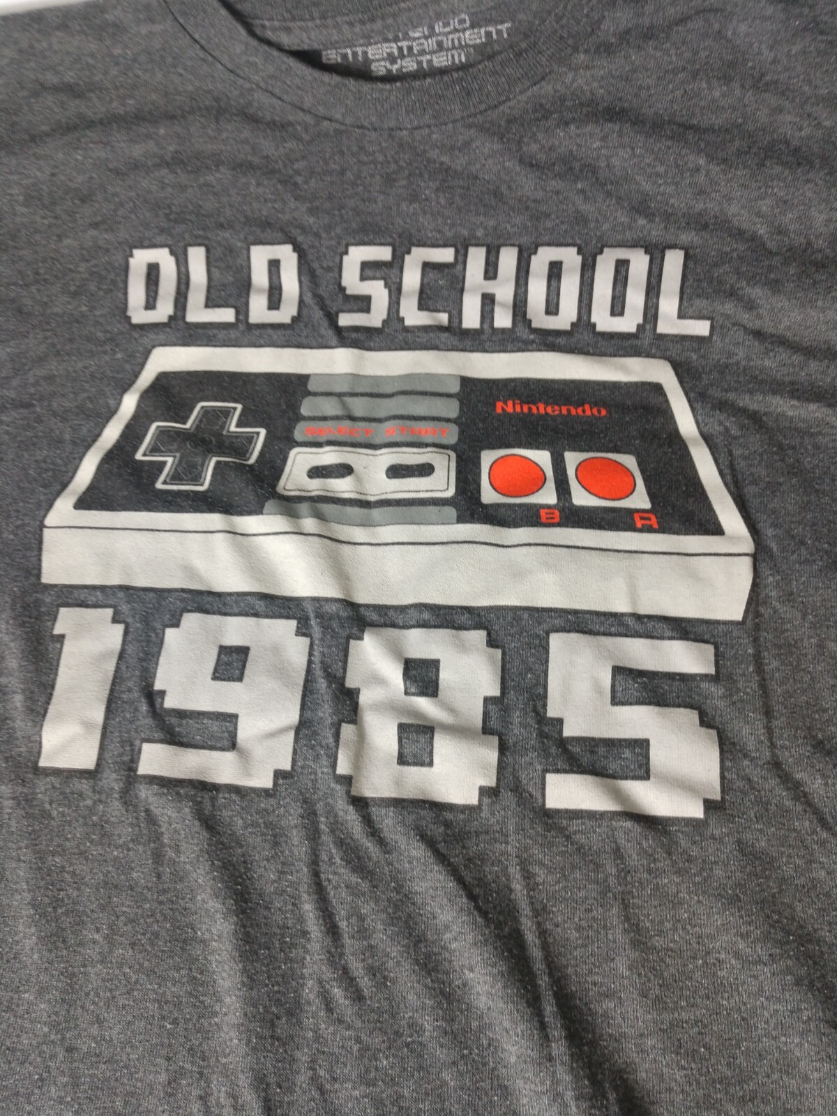 Men's NINTENDO ENTERTAINMENT 1985 OLD SCHOOL T-Shirt LARGE