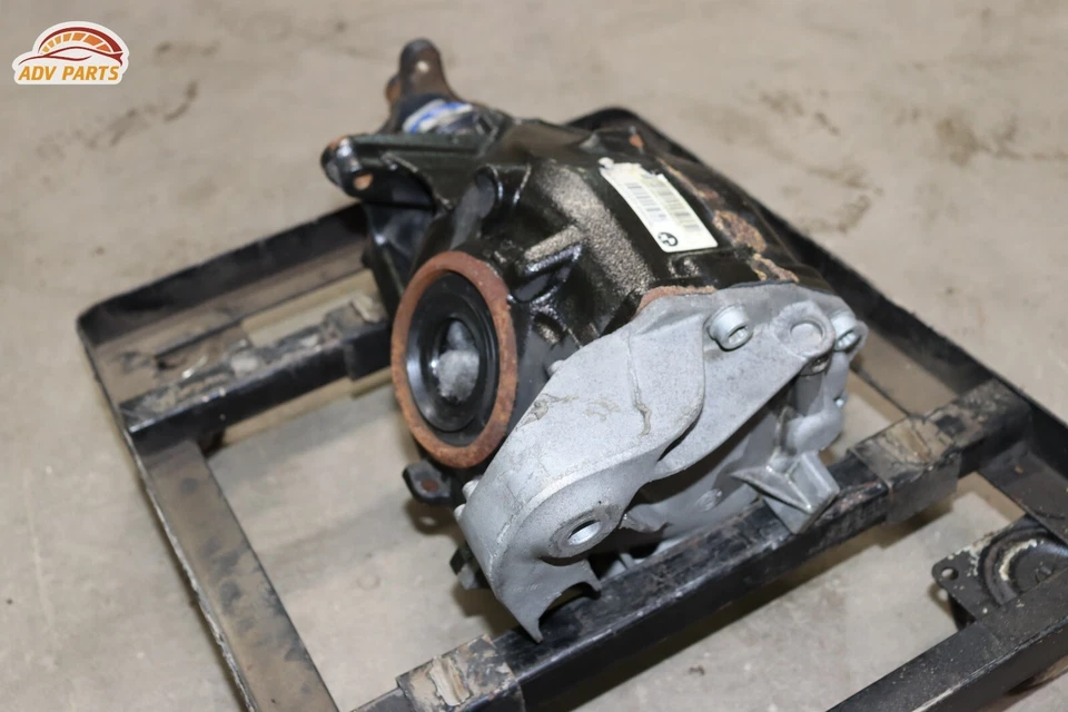 2014 - 2018 BMW 328d F30 REAR DIFFERENTIAL AXLE CARRIER OEM - Image 3 of 4