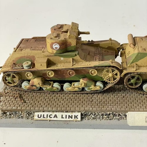 Gebautes 1/35 polnisches Panzer Set: Czolg Lekki 7TPdw, 7TPjw & Vickers mit Display Base - Bild 2 von 16
