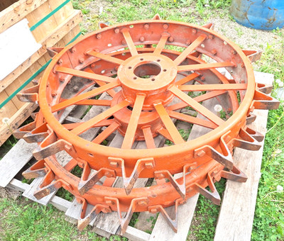 USED F & H REAR STEEL WHEELS FOR ALLIS CHALMERS TRACTOR REF # 51826-945