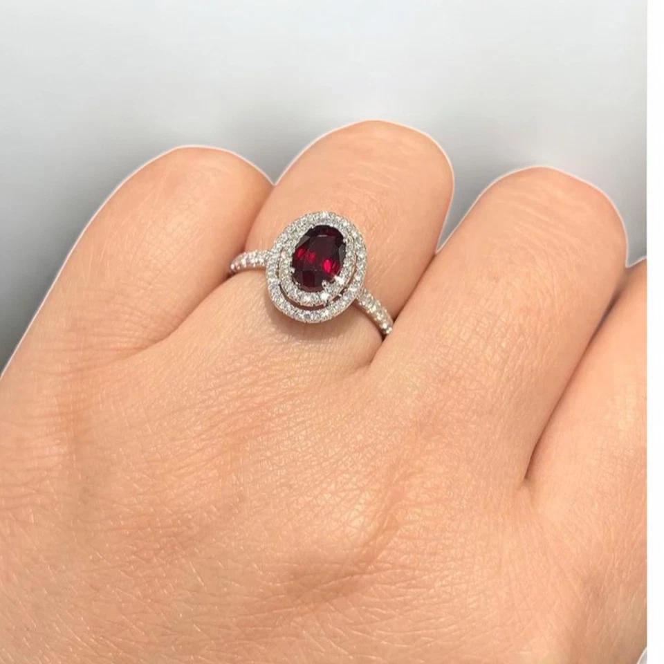 Anillo de boda de diamantes cultivados en laboratorio con certificación GLI de corte rubí ovalado de 3,00 quilates platino 950 Foto 3 de 4