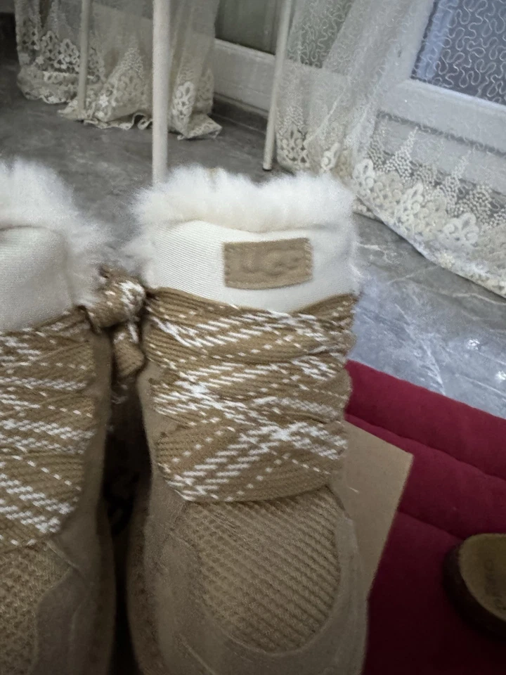 UGG Lowmel Sand - 1144032-SAN -NEUF/EMBALLAGE D'ORIGINE - Photo 3/4