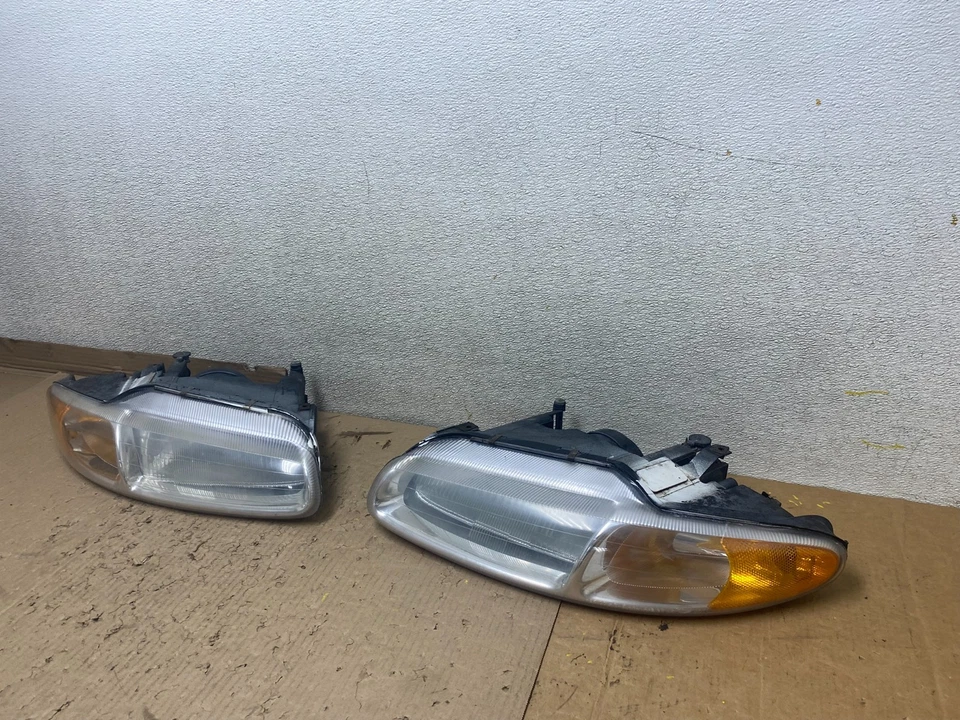 Faros halógenos laterales izquierdo+derecho Chrysler Sebring 1996-2000 OEM U2411 DW Foto 2 de 4