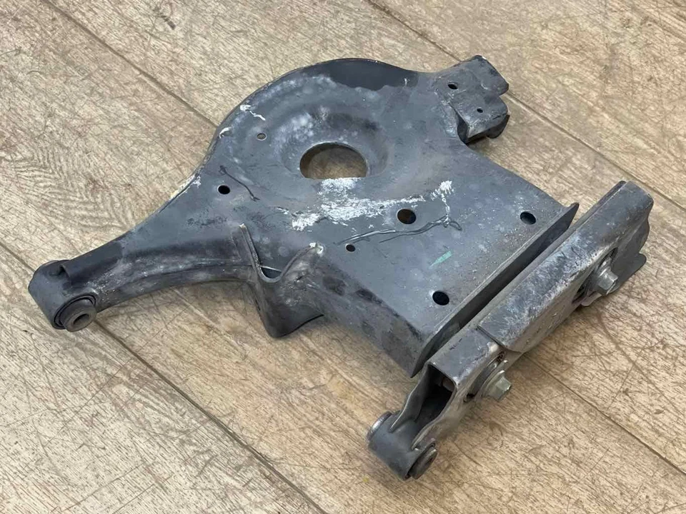 Brazo de control inferior de suspensión trasera derecha para pasajero Nissan MAXIMA 2016-2023 FABRICANTE DE EQUIPOS ORIGINALES Foto 3 de 4