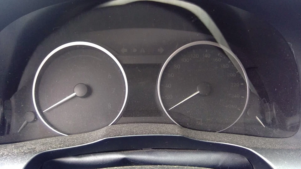 Used: 2015 Lexus ES300H Speedometer Cluster KPH - Image 3 of 4