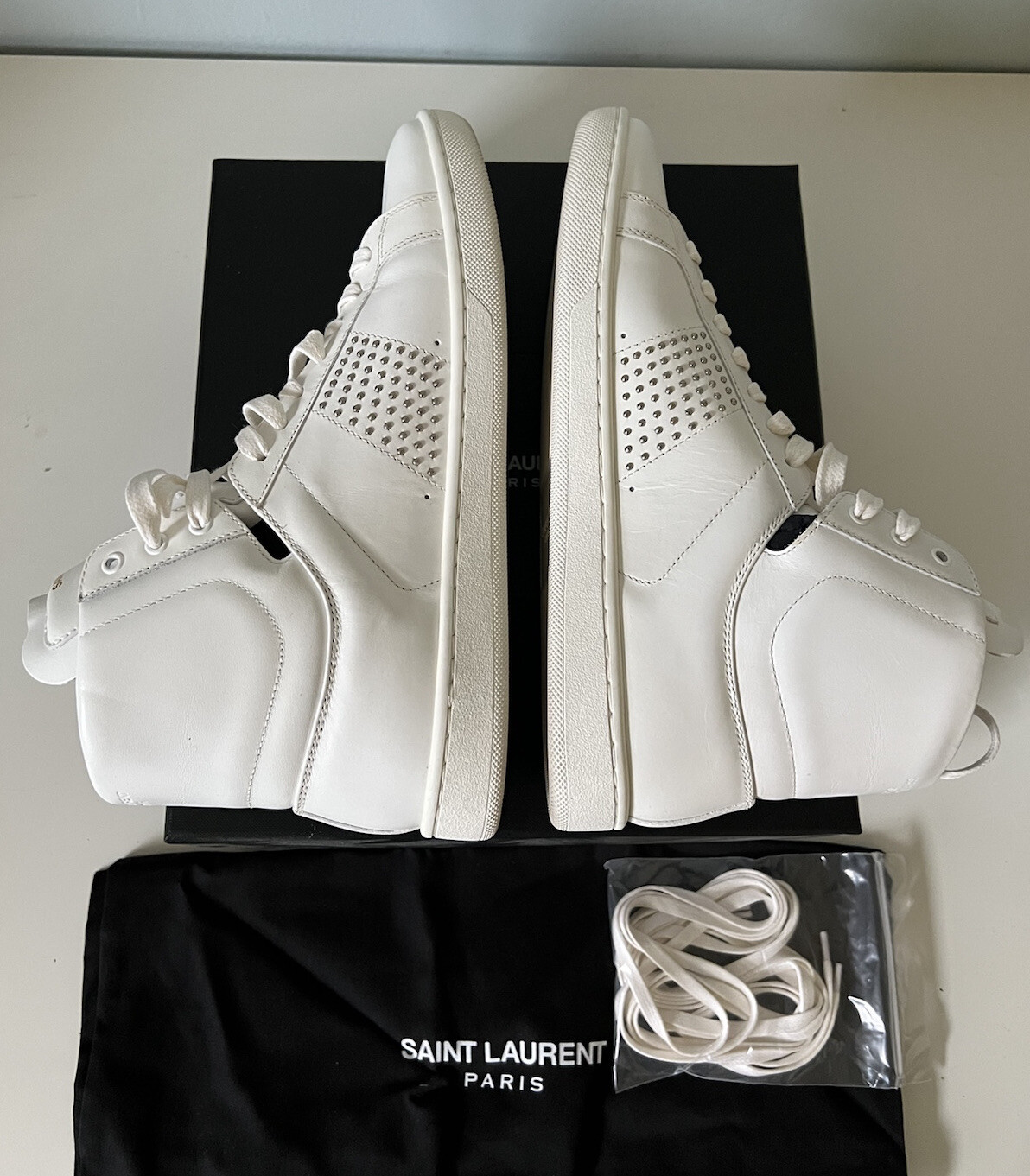 Scarpe da ginnastica alte Saint Laurent by Hedi Slimane borchie bianche taglia 37 5 nuove con scatola