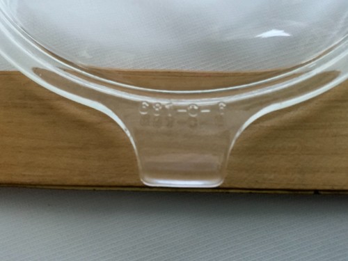 20 oz Pyrex Casserole Dish with lid 681-C-6 handled clear preowned - Picture 3 of 8