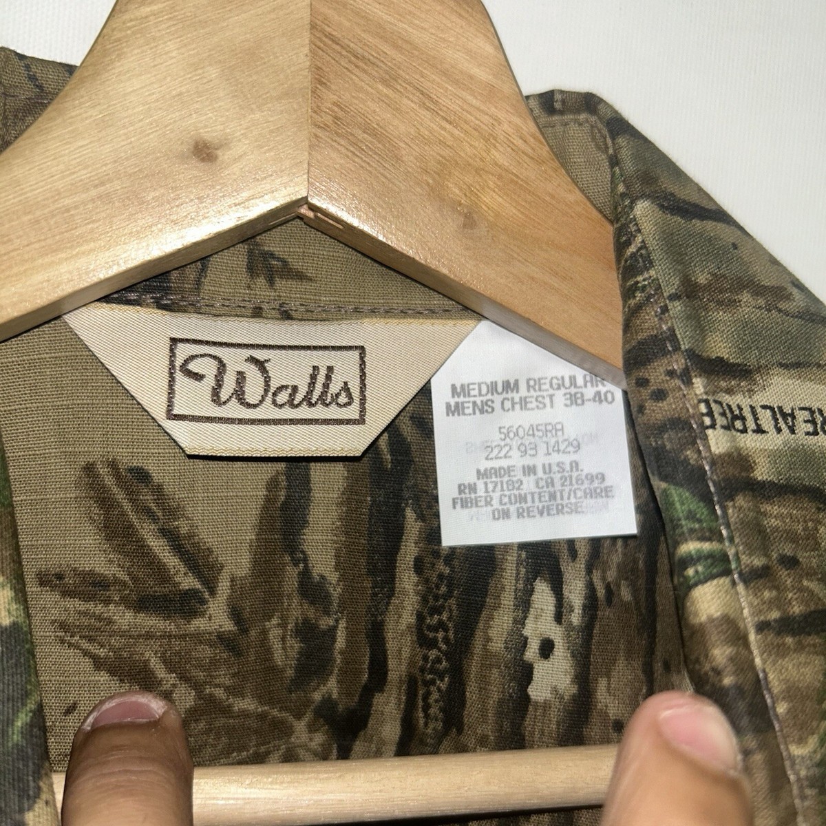 る〜か　ブラウン Vintage 1990's Walls Camo Button Up, Deadstock NWT, Mens Size Med