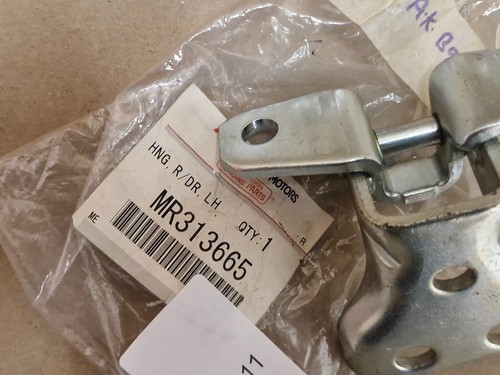 Mitsubishi Lancer Evo 7 CT9A Cerniera porta inferiore posteriore sinistra MR313665 originale NUOVO PRODUTTORE DI APPARECCHIATURE ORIGINALI - Foto 5 di 9