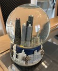 Saks Fifth Avenue Chicago Skyline Musical Snow Globe Three Jays Imports 6”x5” — photo 4