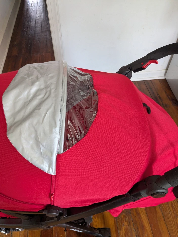 Cochecito inteligente Phil & Teds - rojo, ligeramente usado Foto 3 de 4