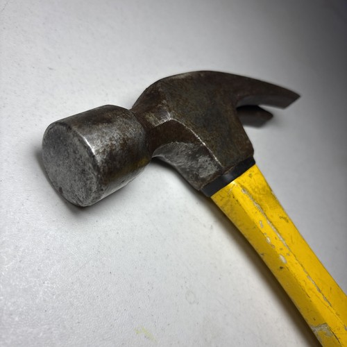 20 OZ. Fiberglass Straight Claw Hammer USA Made Unbranded Vintage 1980s - Picture 4 of 15