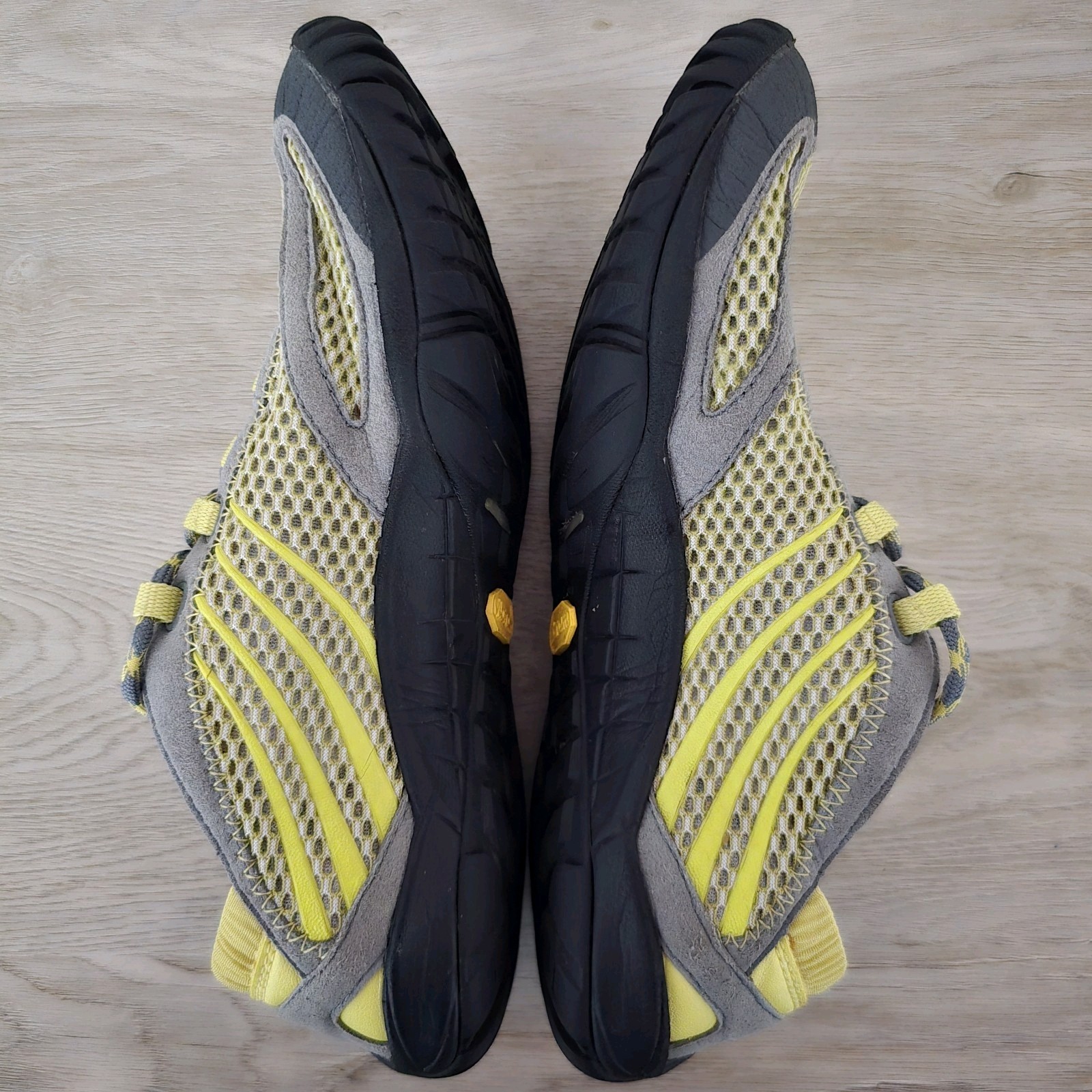 Merrell Donna Pace Glove Scarpe da Corsa Acacia Piedi Nudi Suola Vibram Giallo Grigio 7