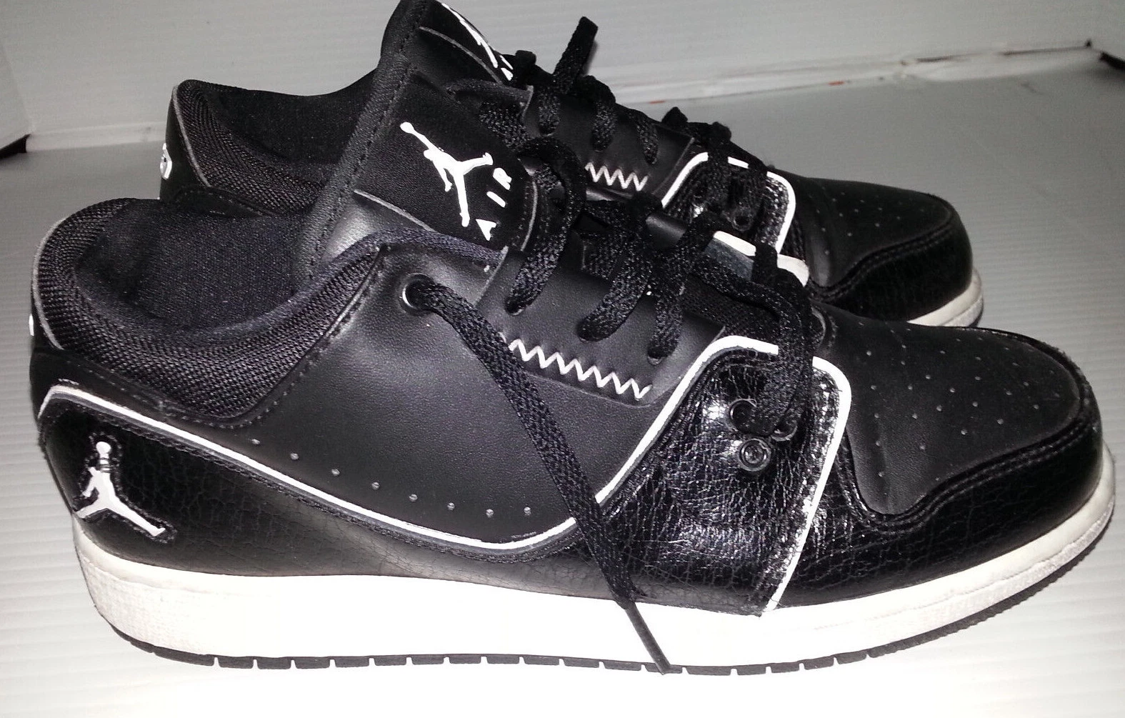 Scarpe da ginnastica Nike Jordan Low BG 1 volo 2 ragazzo giovane taglia 6 nere #654952 101