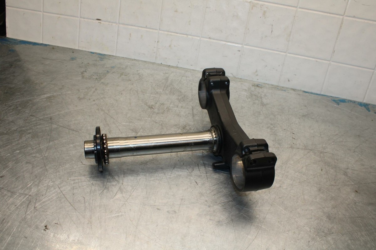 もりは 23- ZX-25R Slip-On Exhaust BLADE 発売 – モリワキエンジニアリング