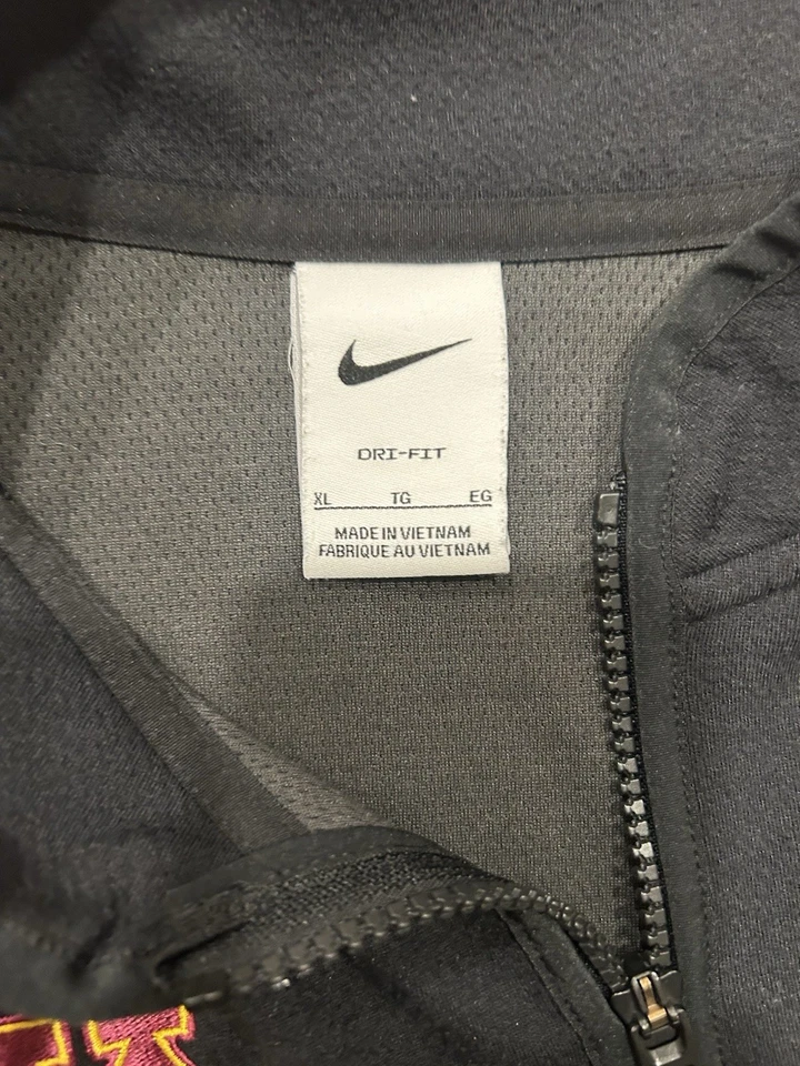 Minnesota Gophers Nike Team Issued Nike QZip Minnesota Basketball XL - Image 2 of 2