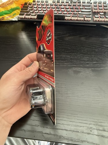 Hot Wheels 2024 RLC Collectors Exclusive 1992 GMC Typhoon With Protector - Picture 3 of 4
