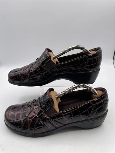 Scarpe mocassini Clarks donna taglia 8M marrone vernice pelle basse slip on