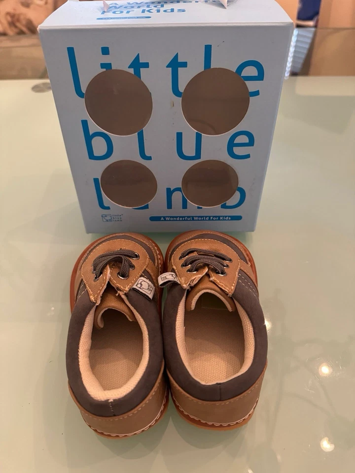 Nuevos zapatos Little Blue LamSqueaky (para bebé/niño pequeño/niños) marrón solo talla 6 Foto 2 de 4