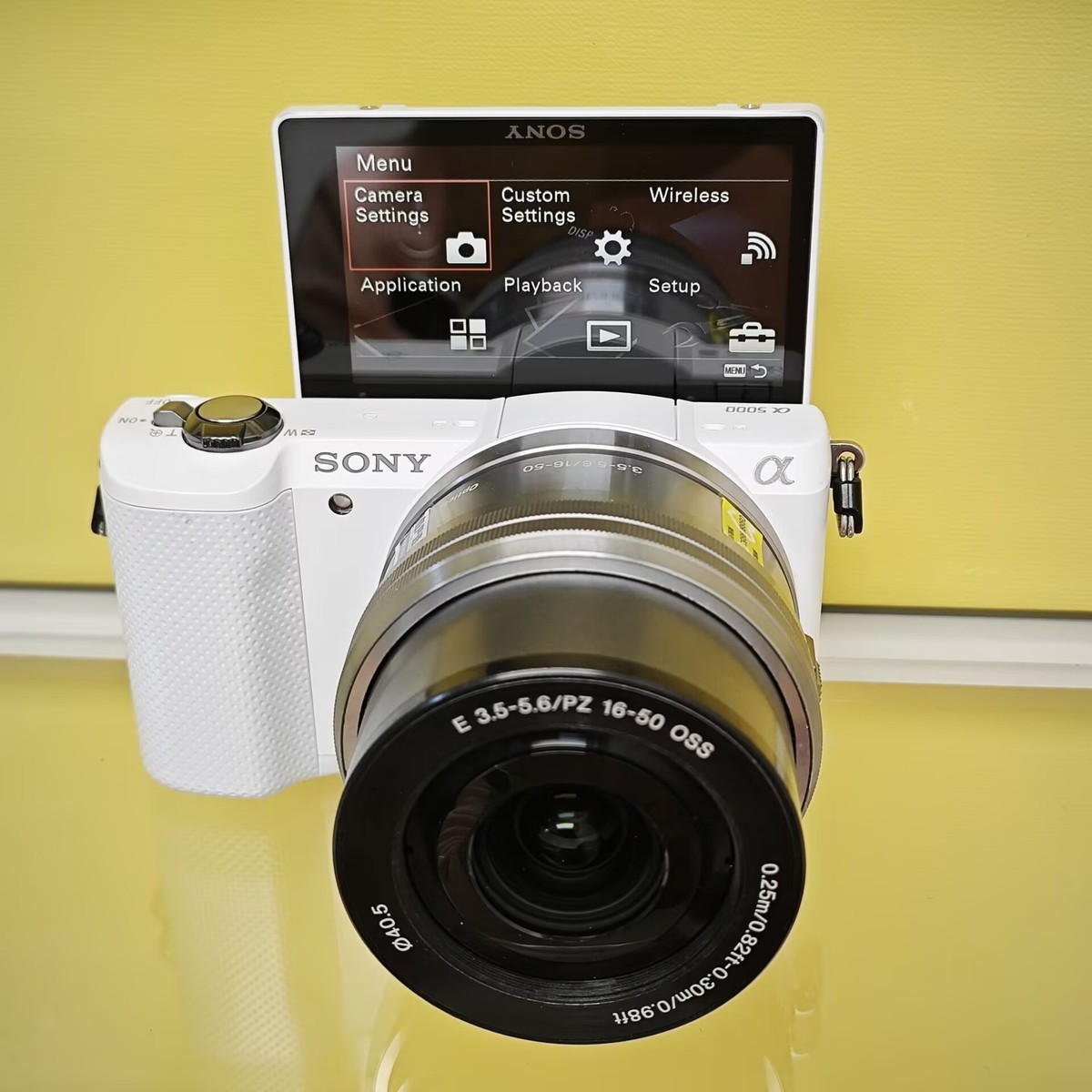 SONY α5000 ホワイト E 16-50mm Amazon.com : Sony Alpha a5000 20.1MP SLR Camera (White) : Electronics