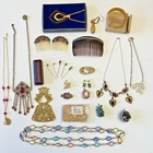 Vintage Costume Jewelry NECKLACE PENDANT PIN BRACELET BROOCH MIXED LOT 25
