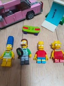 LEGO 71006 The Simpsons House &mdash; Minifigures with Pink Car