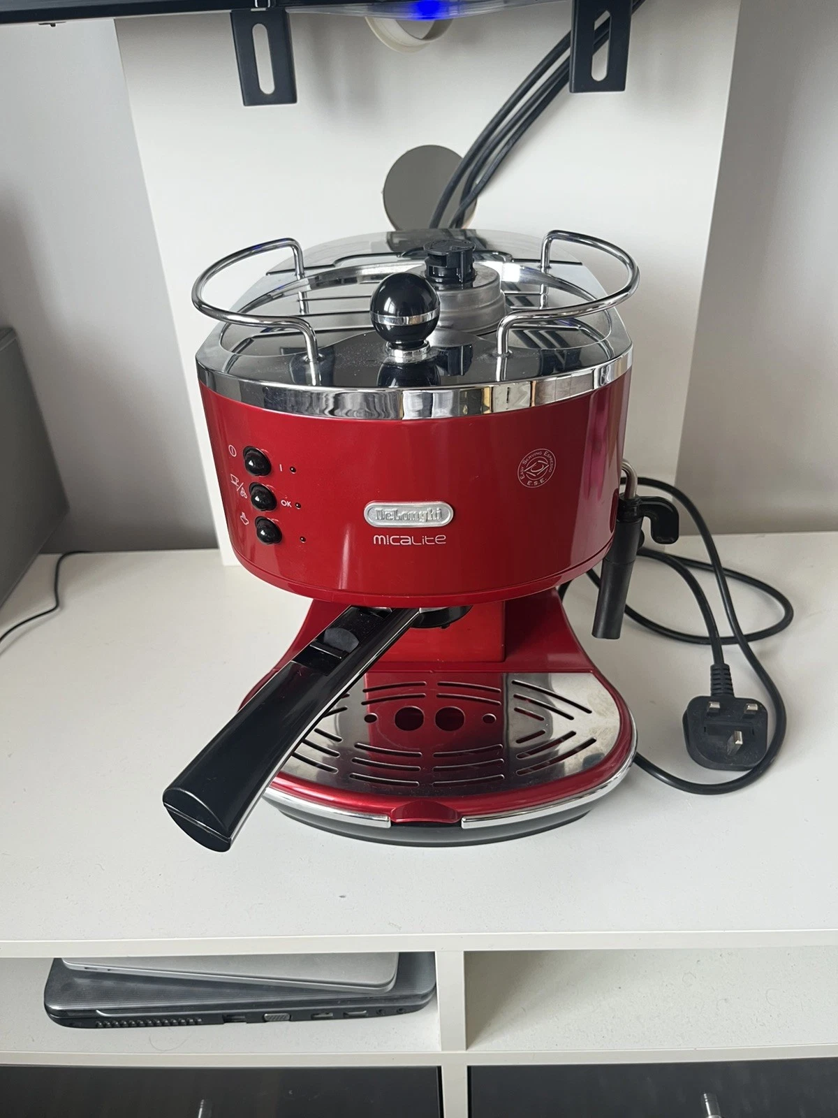 Delonghi Micalite Espresso Coffee Machine Red