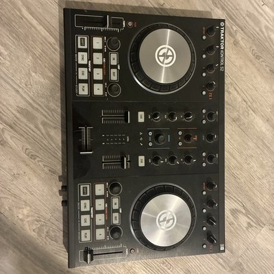 Native Instruments Traktor Kontrol S2 Mk2 DJ Controller