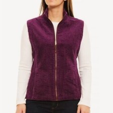 Woolrich Women  s Kinsdale Corduroy Vest in Blackberry