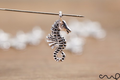 8 x Mini Seepferdchen Metall Charms Silber Klein Schmuckherstellung Handwerk doppelseitig - Bild 12 von 13