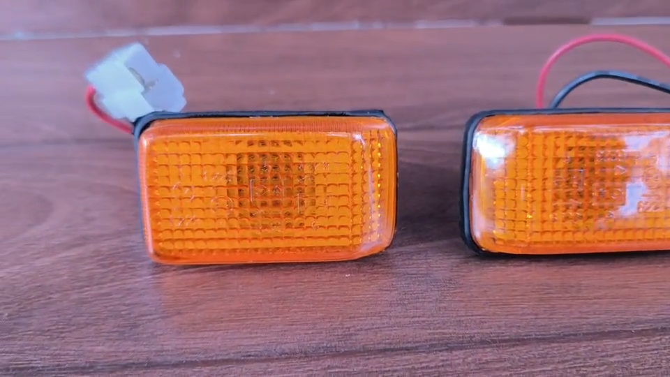 Nissan Sentra B12 Sunny Side Indicator Turn Signal Light