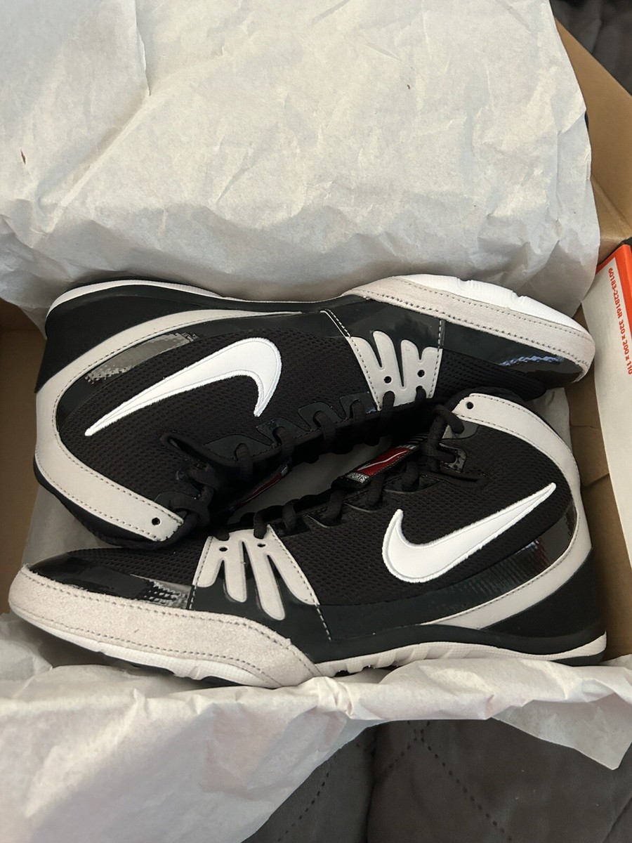 Nike Freek wrestling shoes brand new in box size (black)