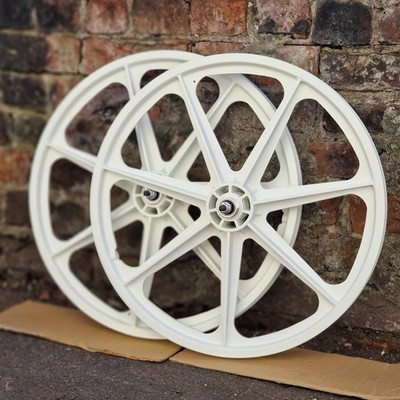 正規 新品 SKYWAY 24” TUFF WHEEL 2 WHITE 希少 Skyway Tuff Wheels 24 Inch Pair Old School BMX Black Blue Red